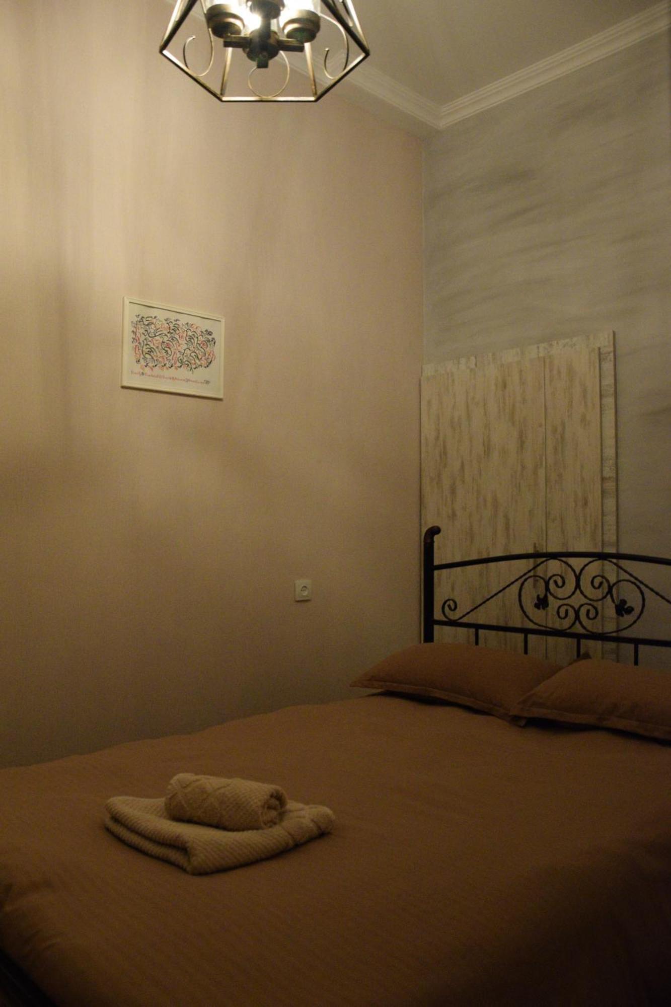 Librarians' Flat Appartement Tbilisi Buitenkant foto