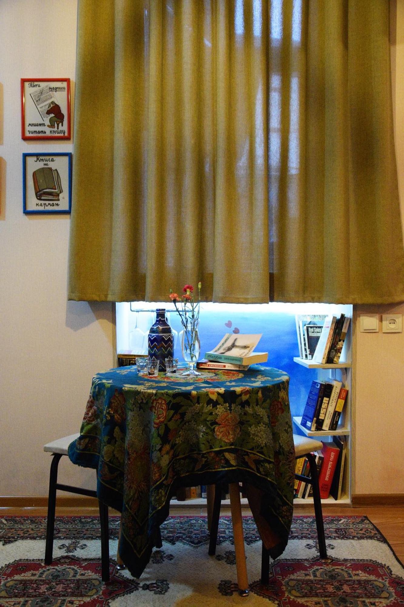 Librarians' Flat Appartement Tbilisi Buitenkant foto
