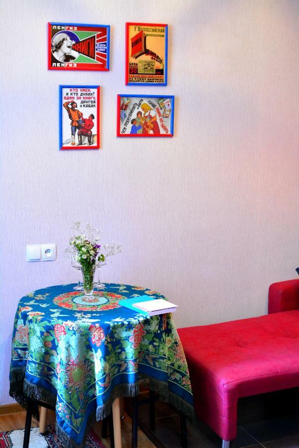 Librarians' Flat Appartement Tbilisi Buitenkant foto